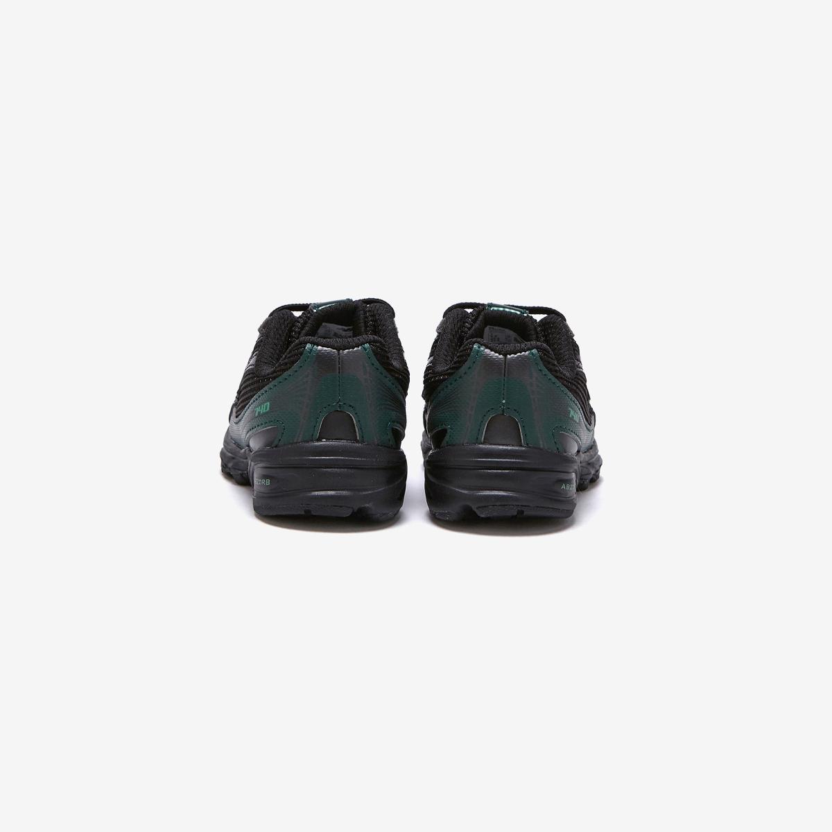 (19)Black