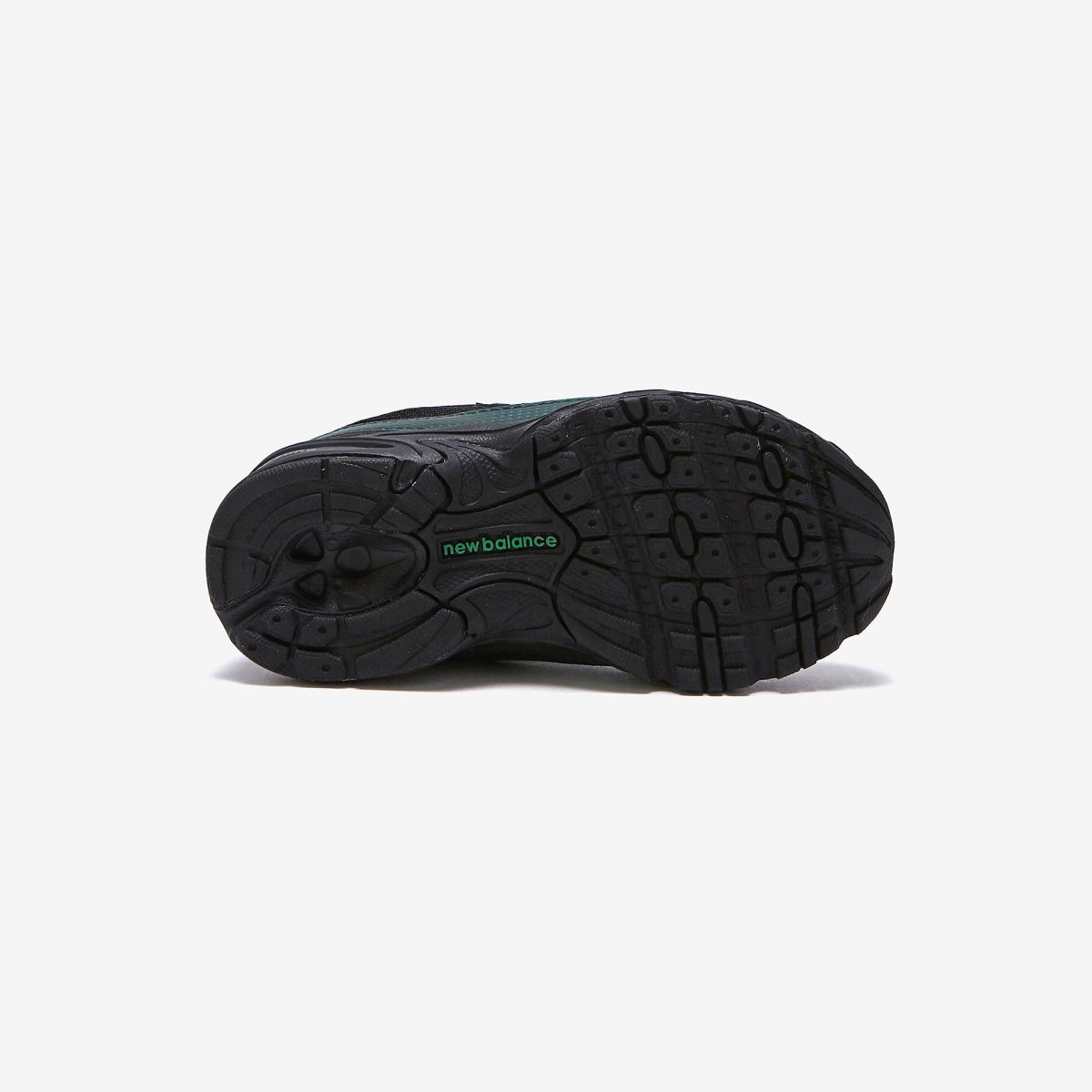 (19)Black