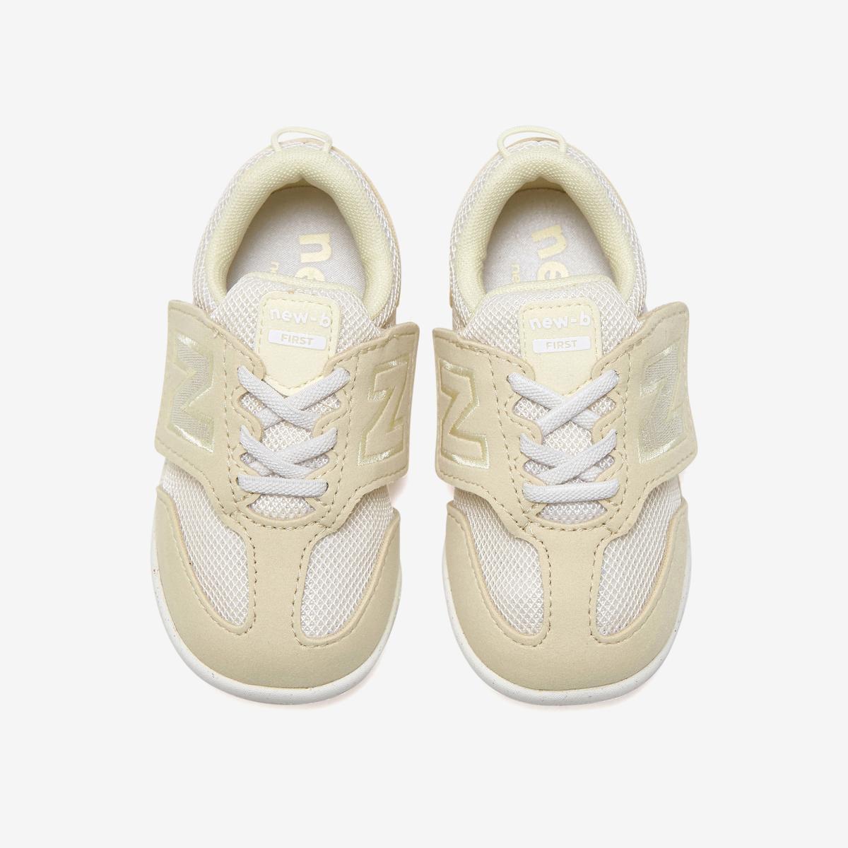 (35)Beige