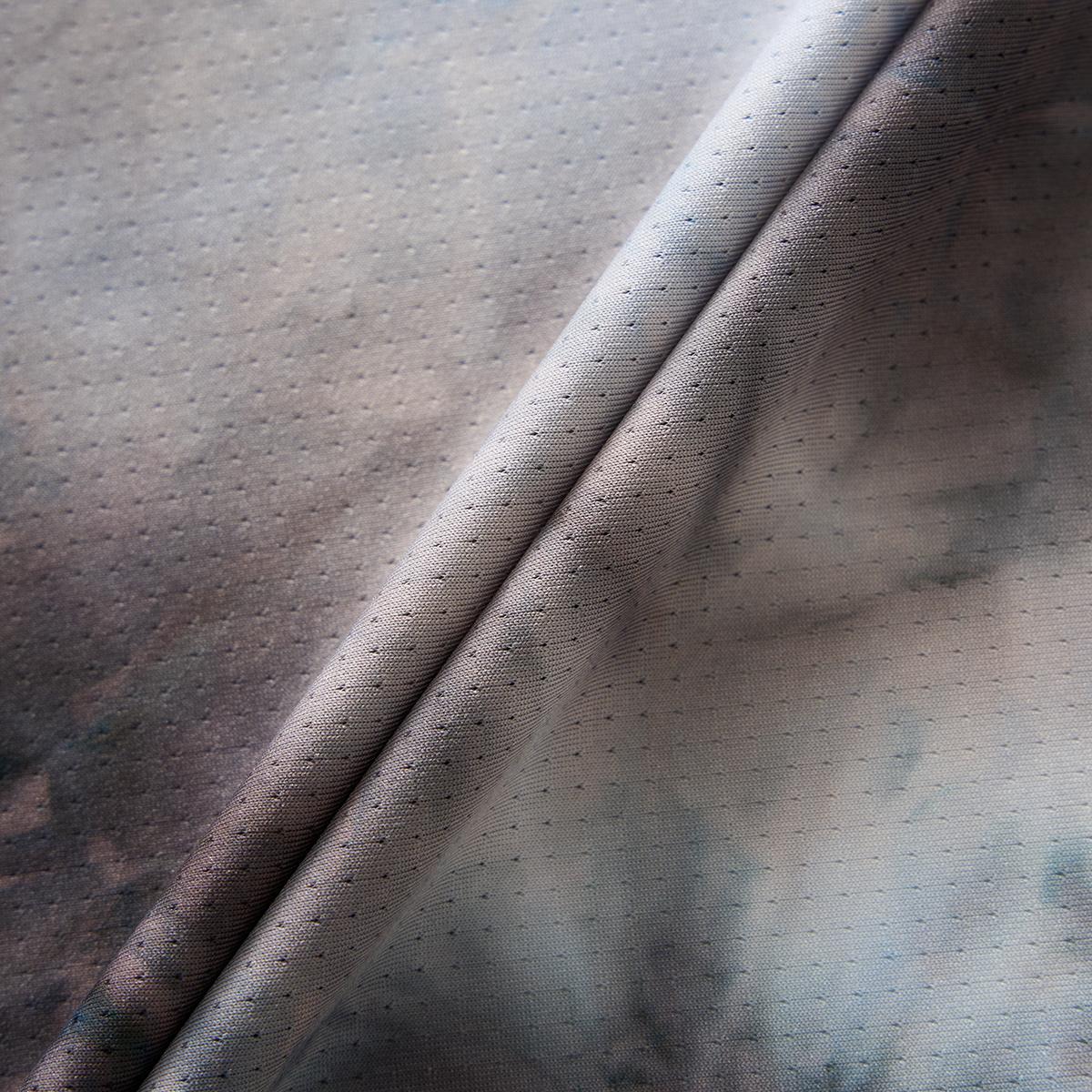 (83)Greyish Blue