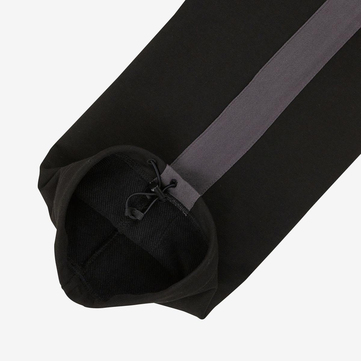 (19)Black