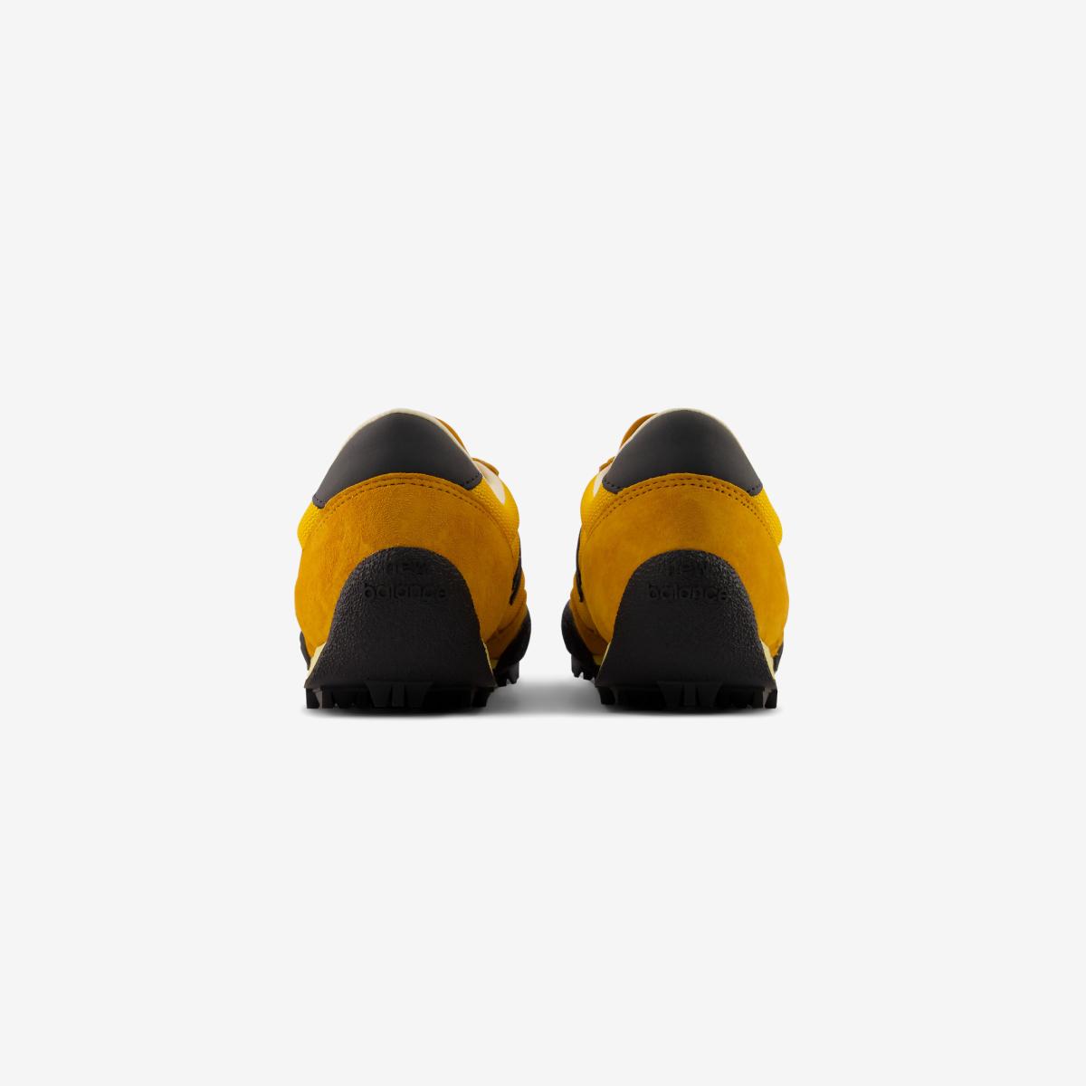 (30)Yellow