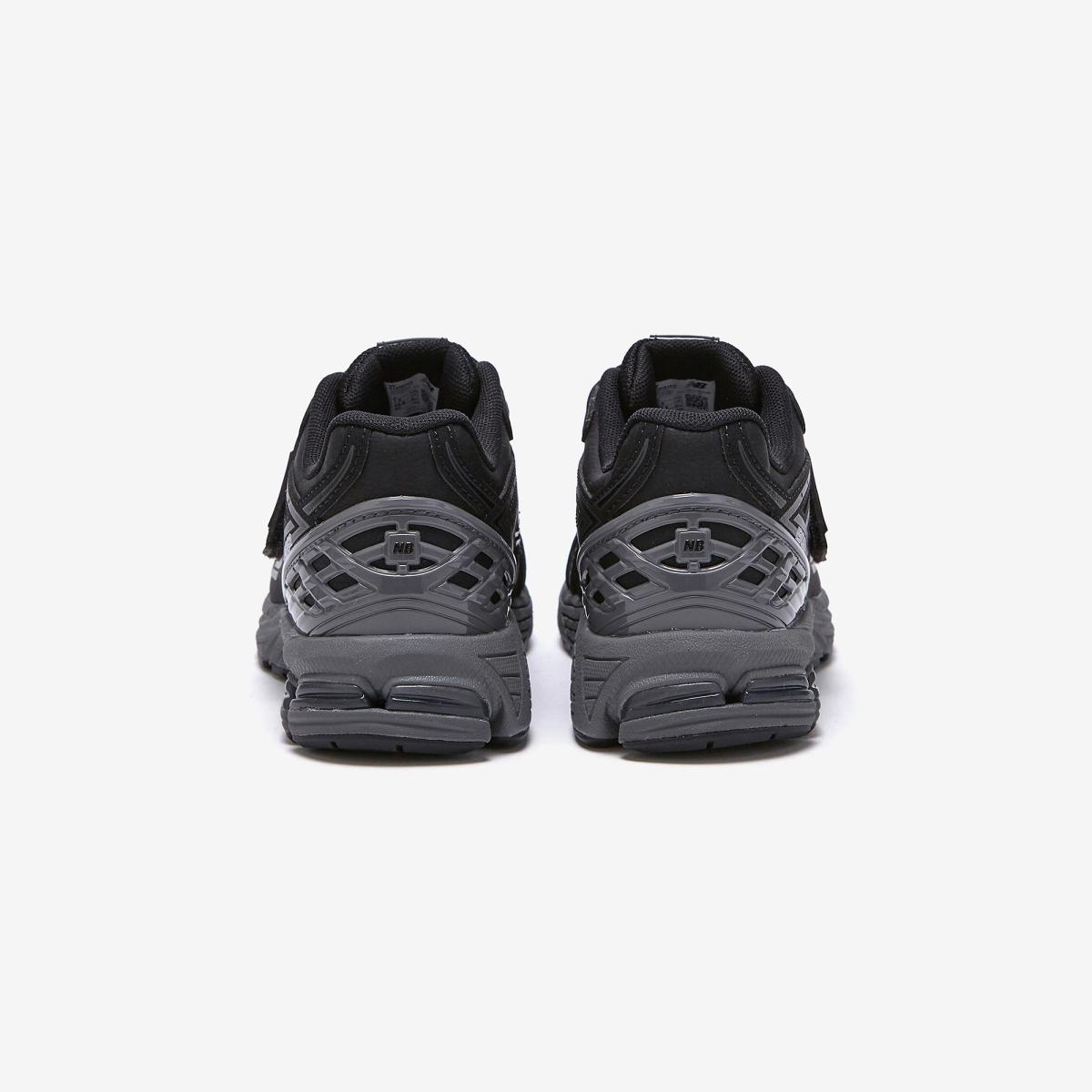 (19)Black