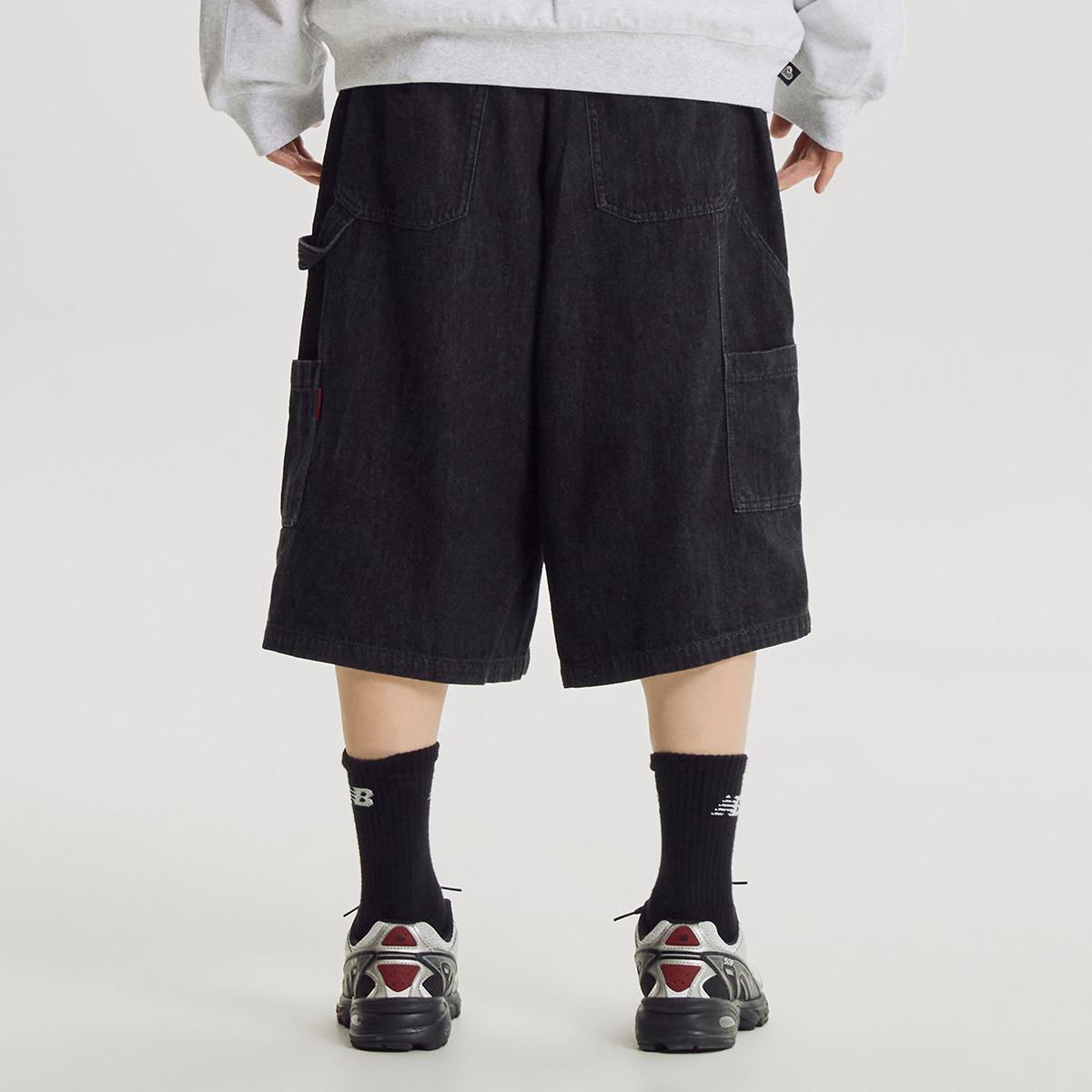 (19)Black