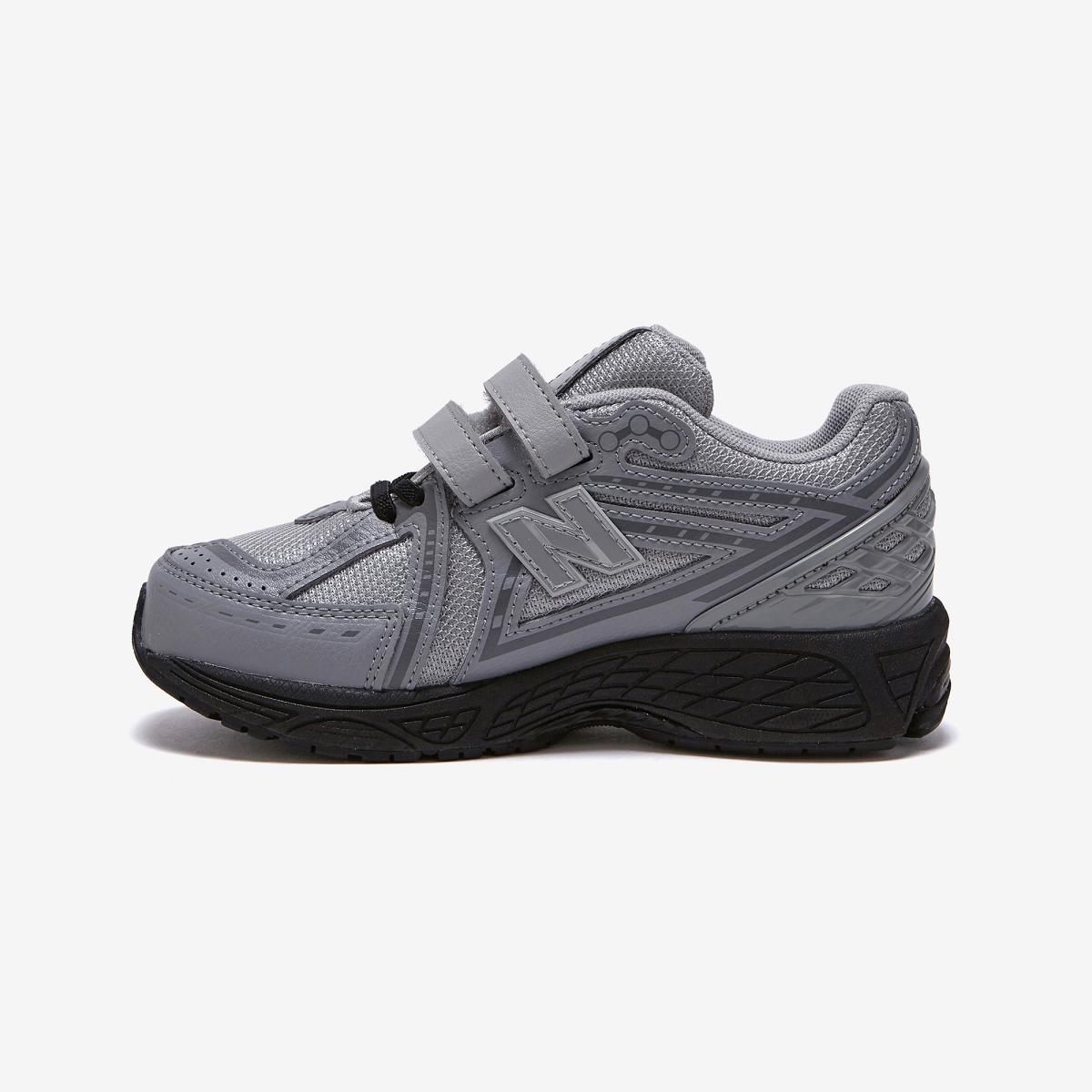 (15)Gray