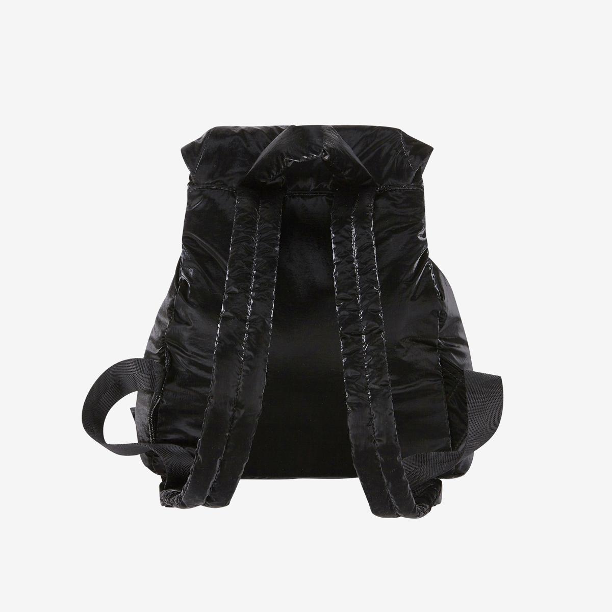 (19)Black