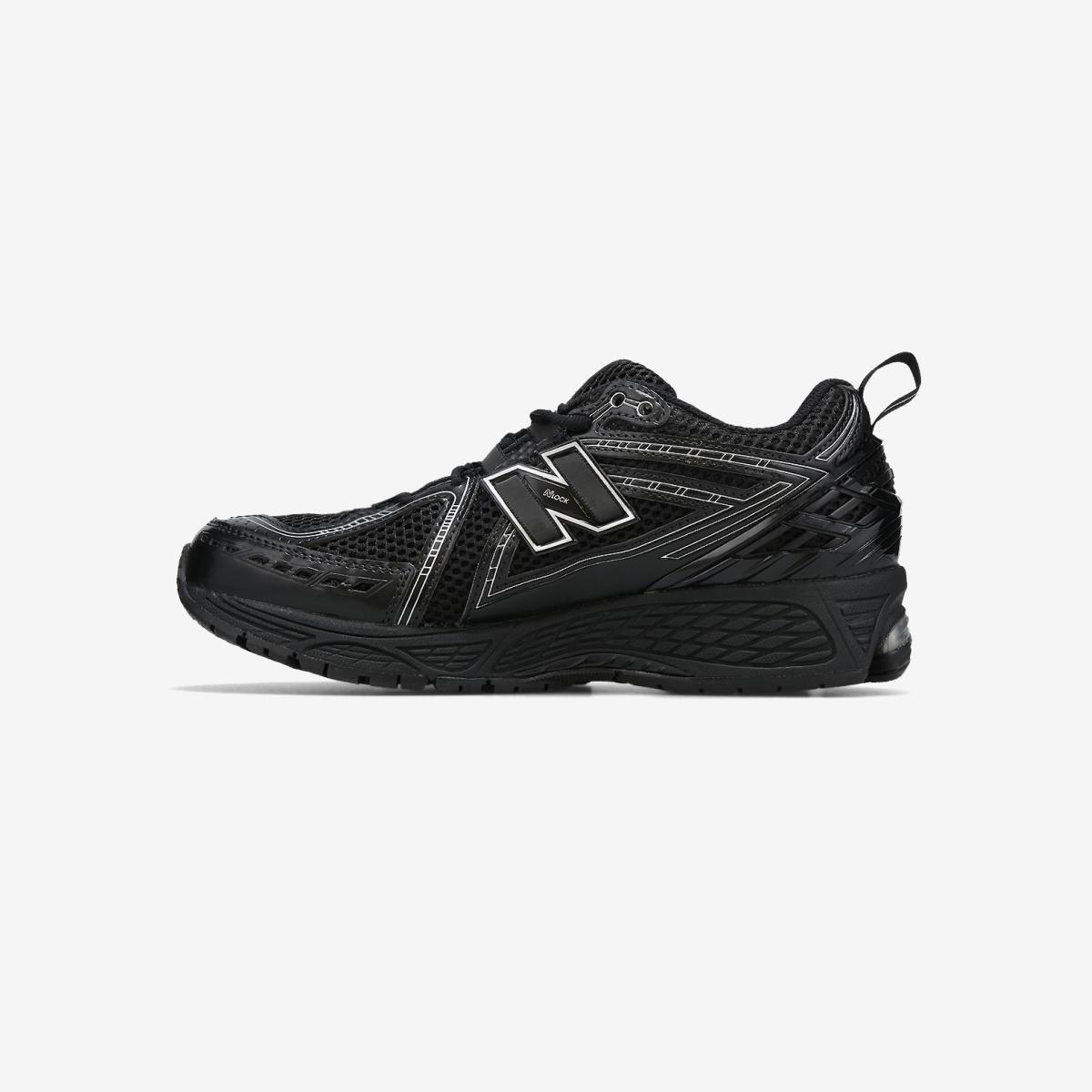 (19)Black
