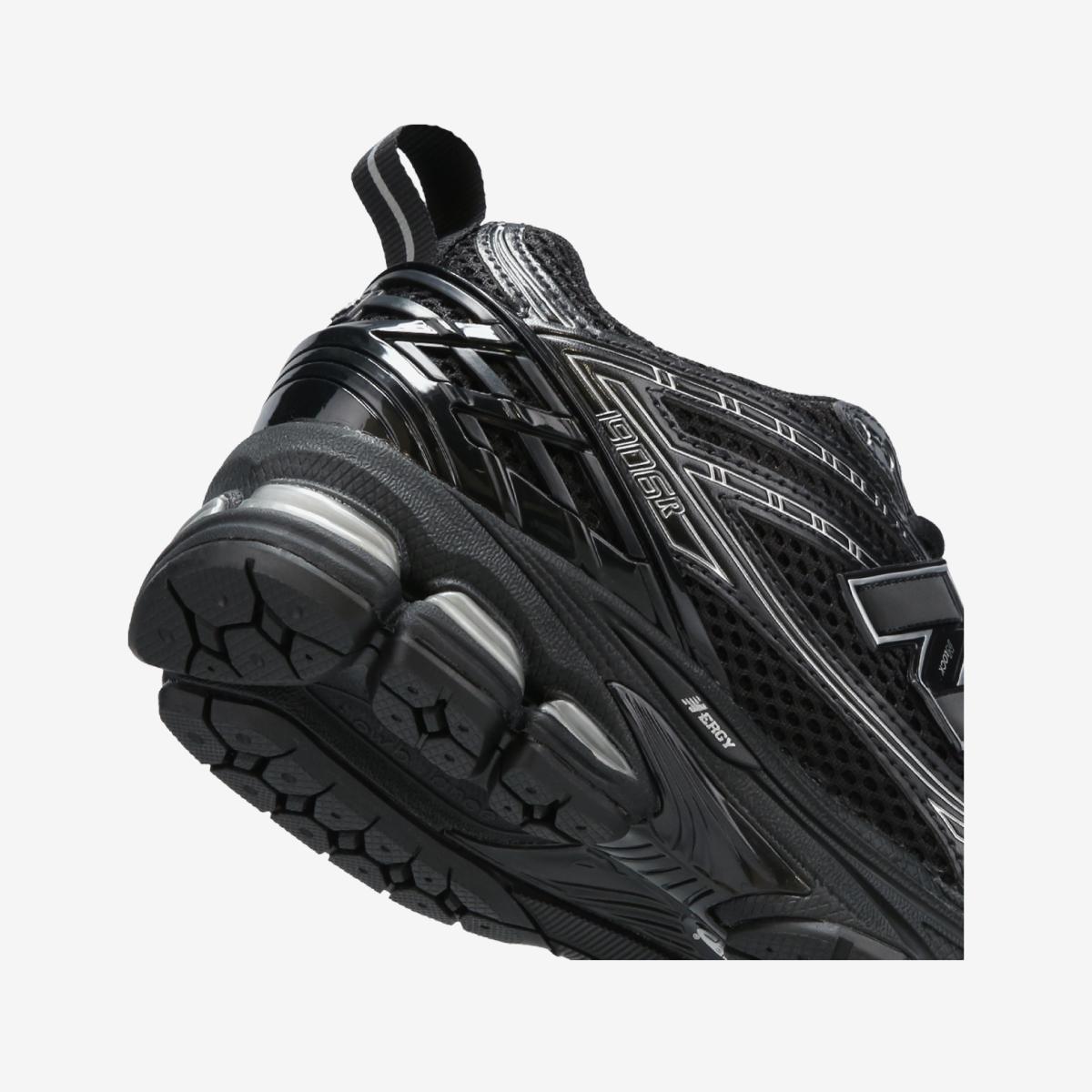 (19)Black