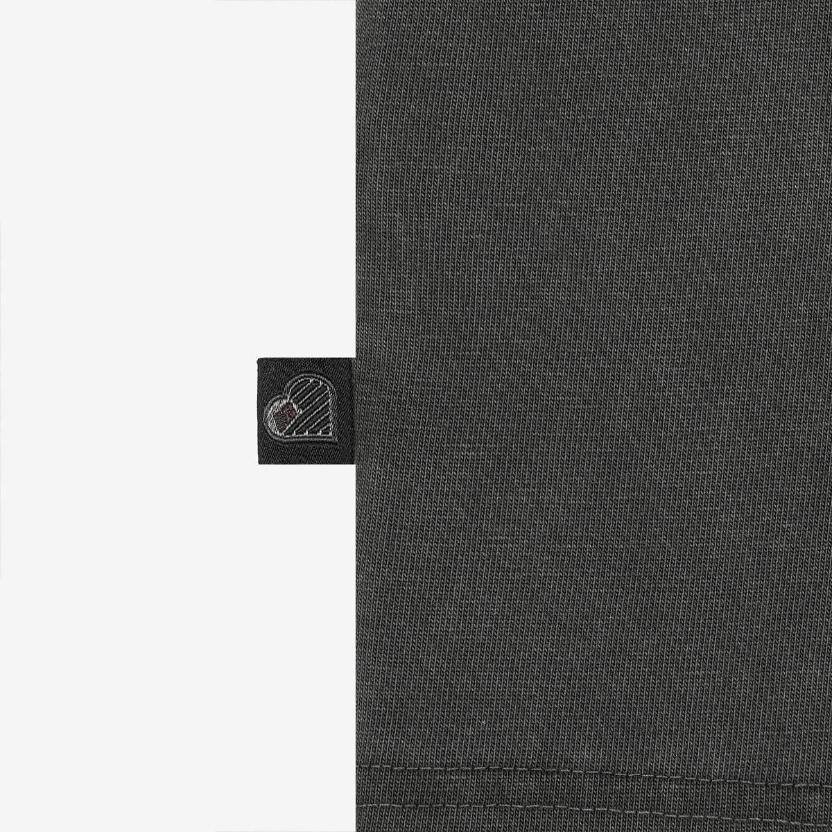 (60)Charcoal