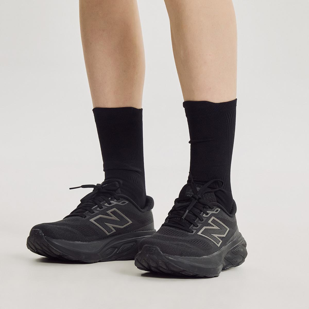(19)Black