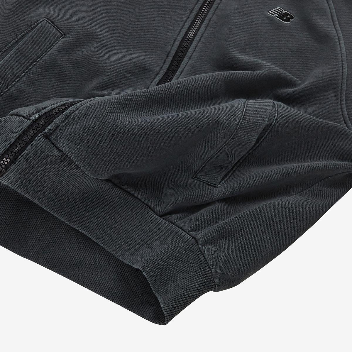 (60)Charcoal