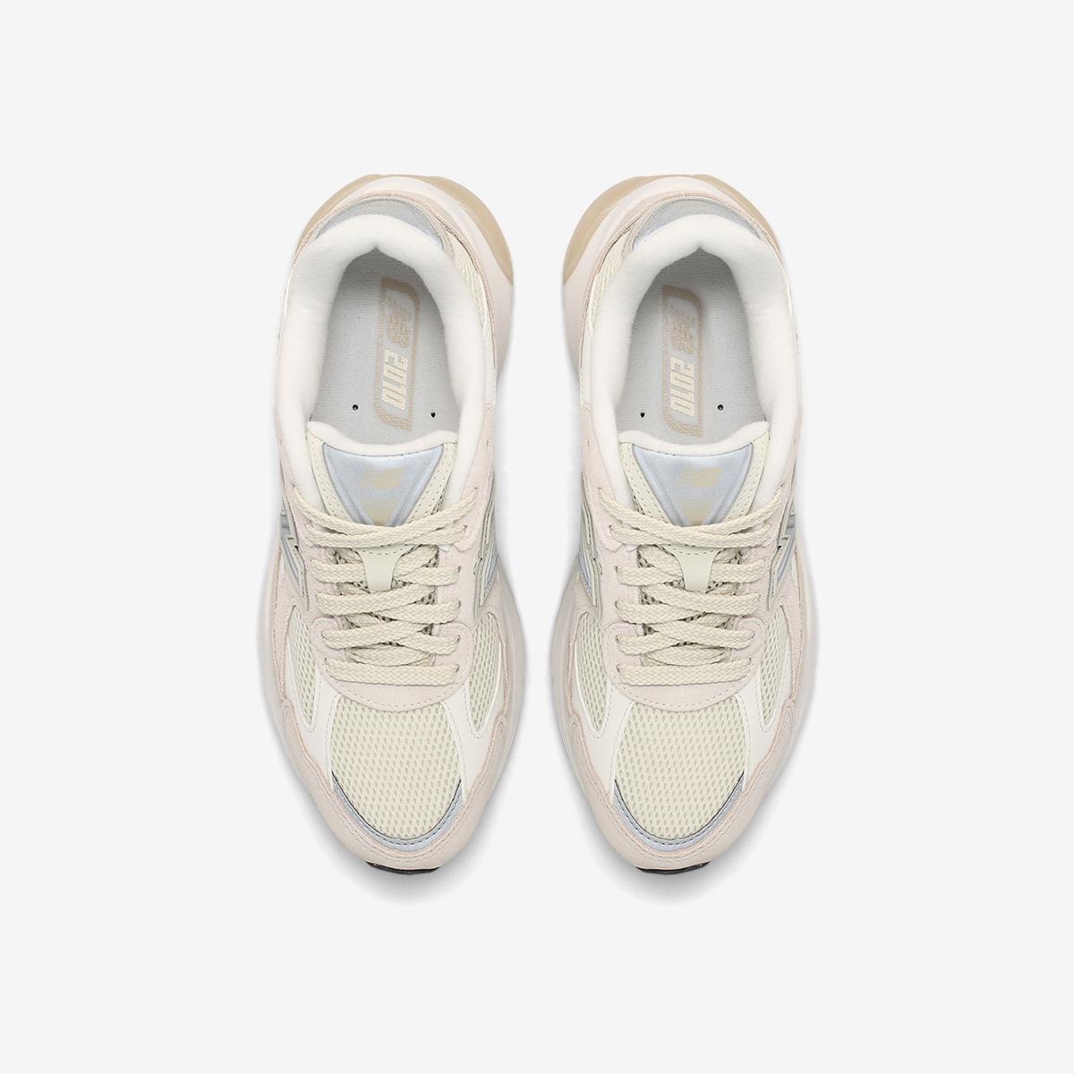 (35)Beige