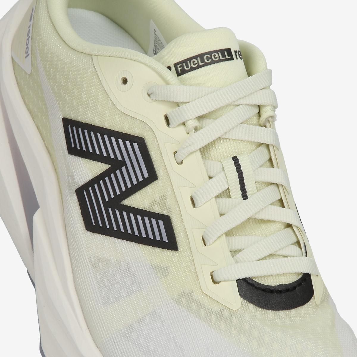(31)Light Yellow