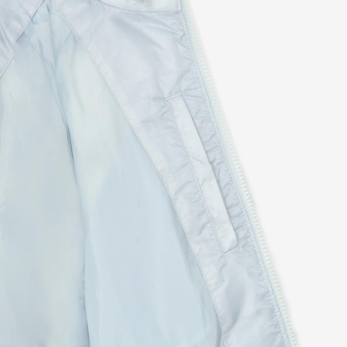 (51)Light Blue