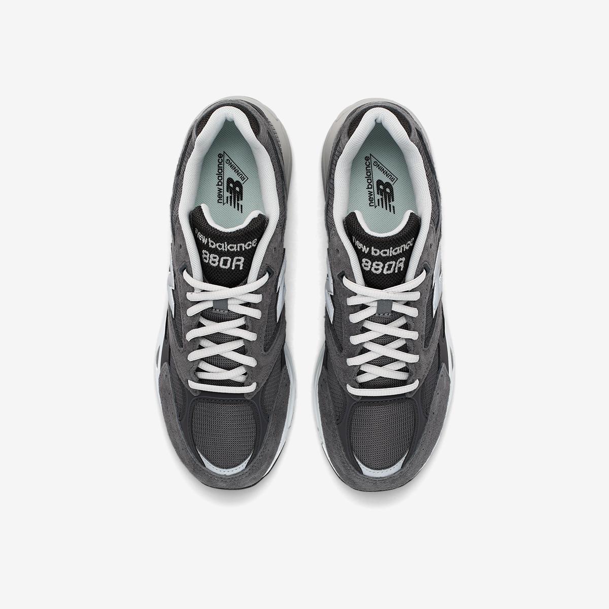 (60)Charcoal