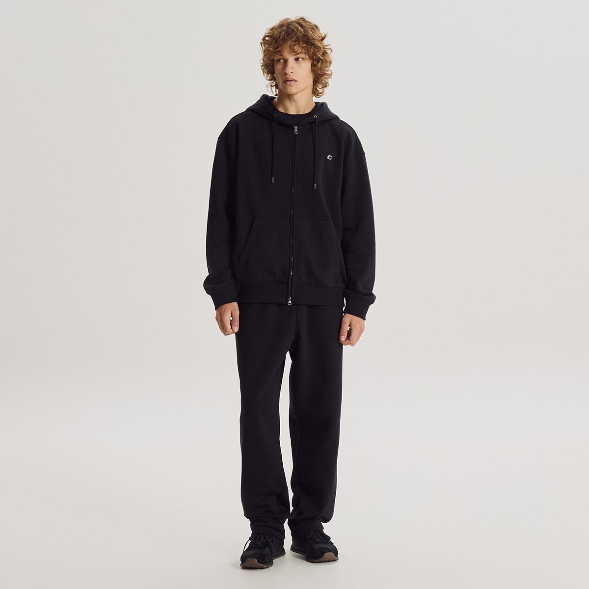 (19)Black