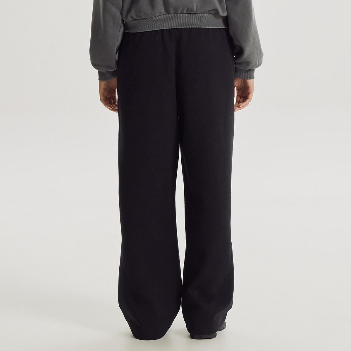 (19)Black