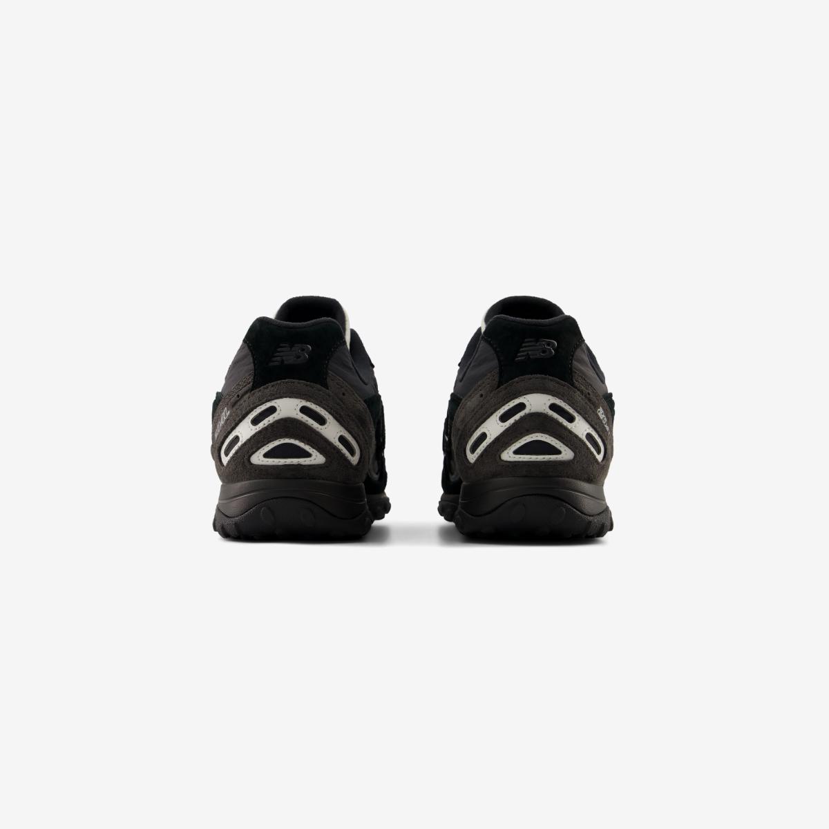 (19)Black