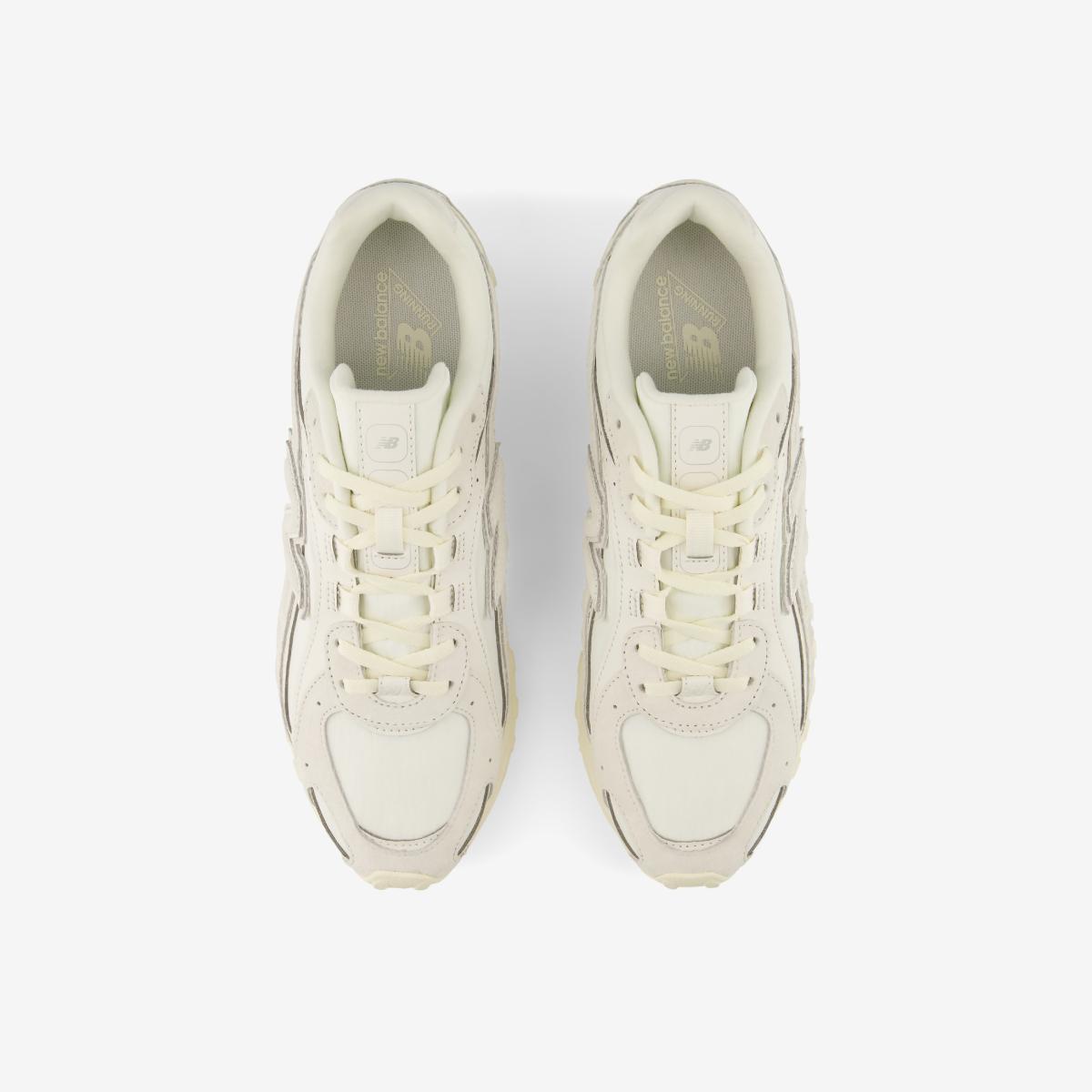 (10)White