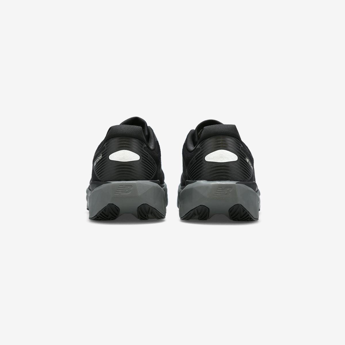 (19)Black