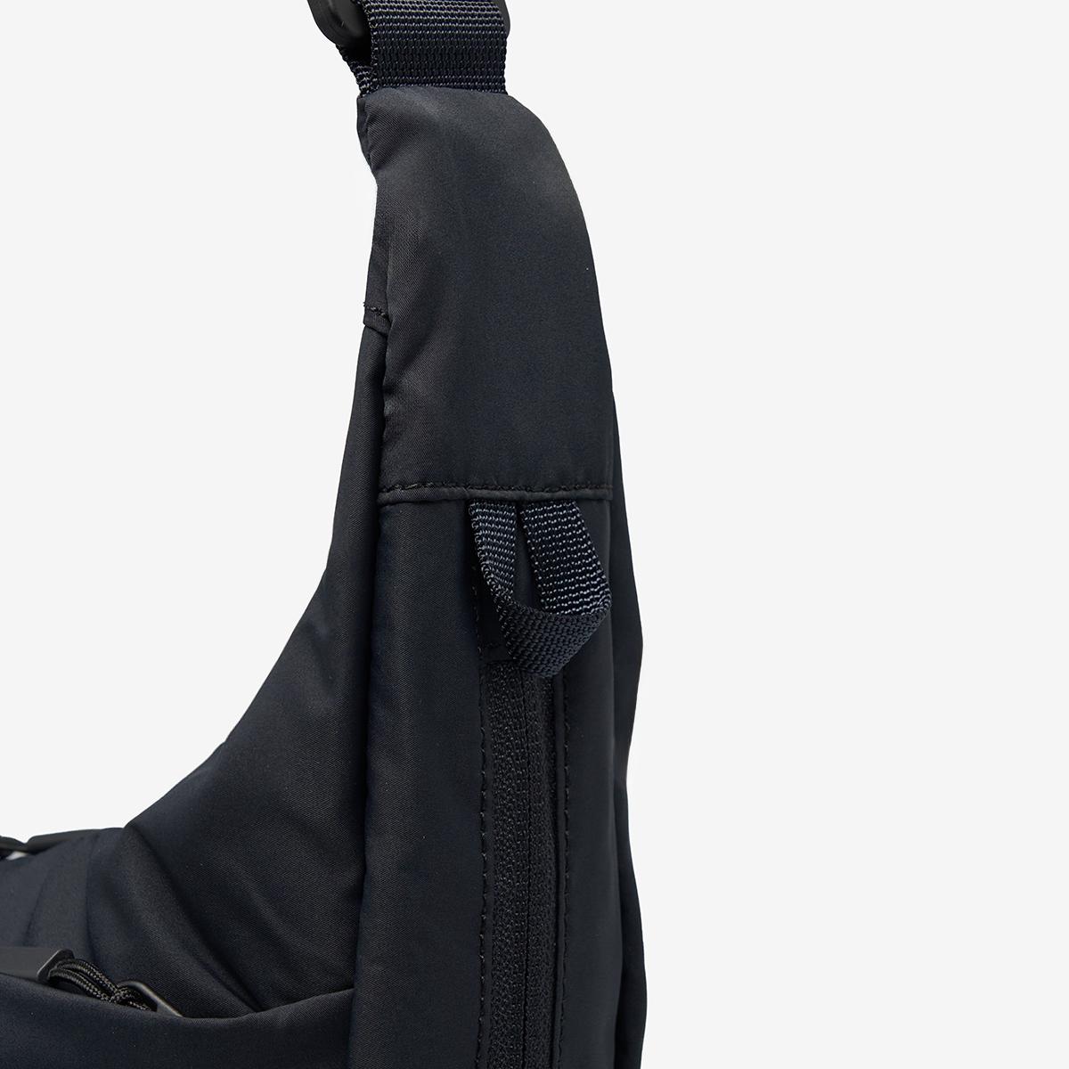 (19)Black
