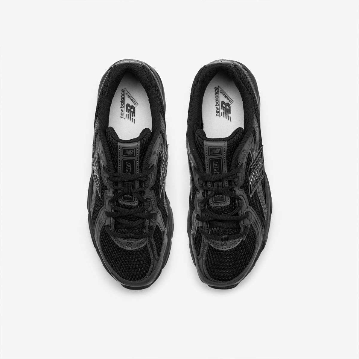 (19)Black