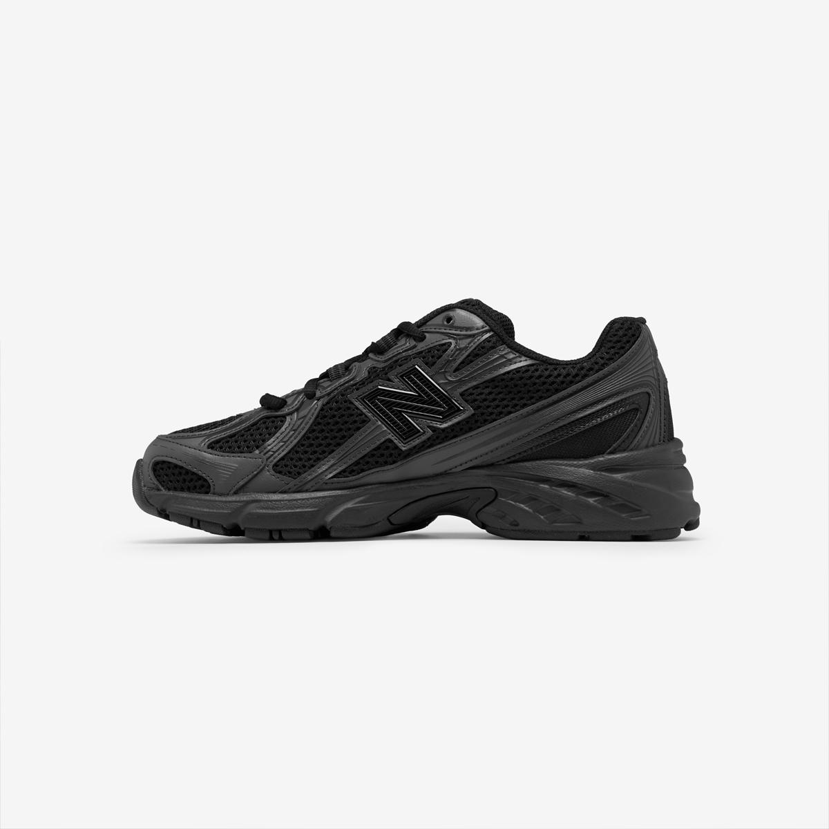 (19)Black