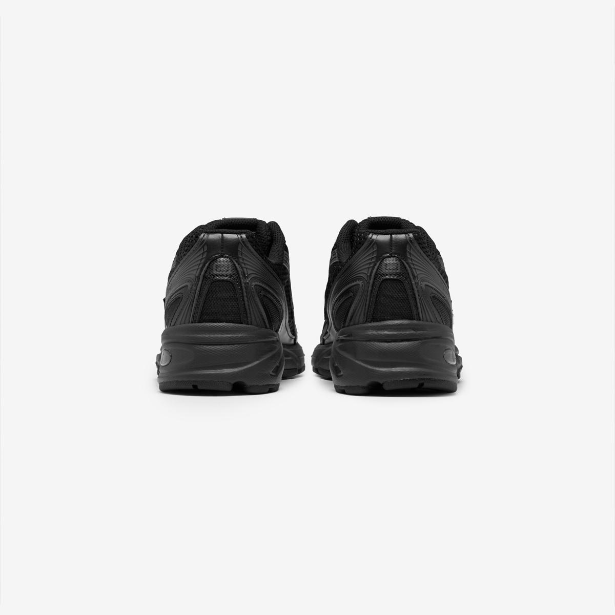(19)Black