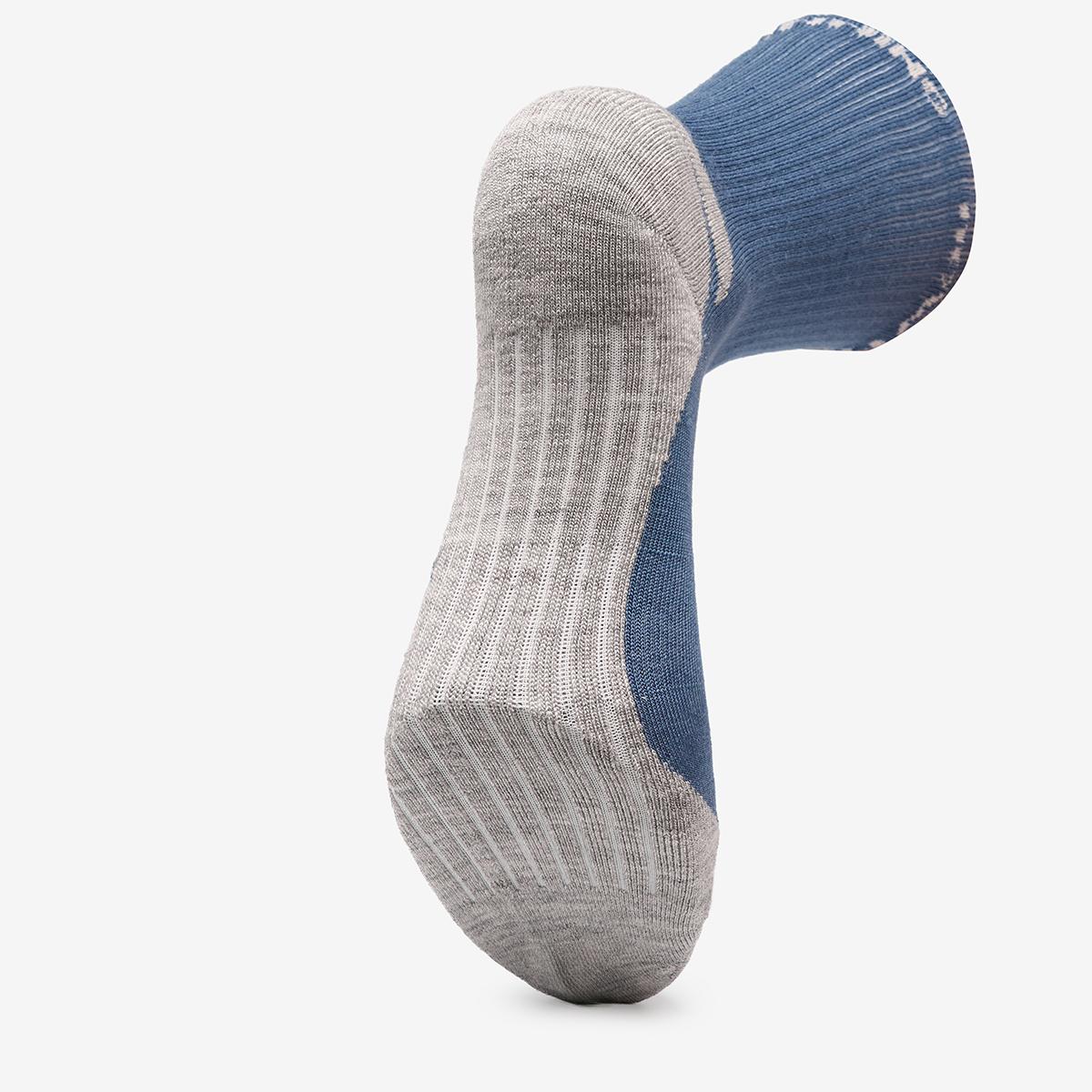 (83)Greyish Blue