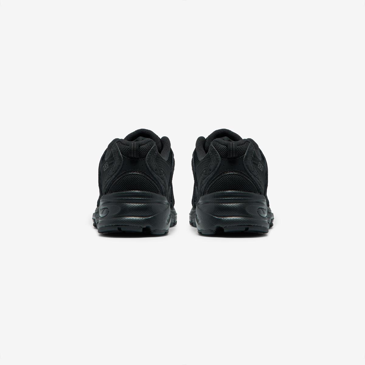 (19)Black