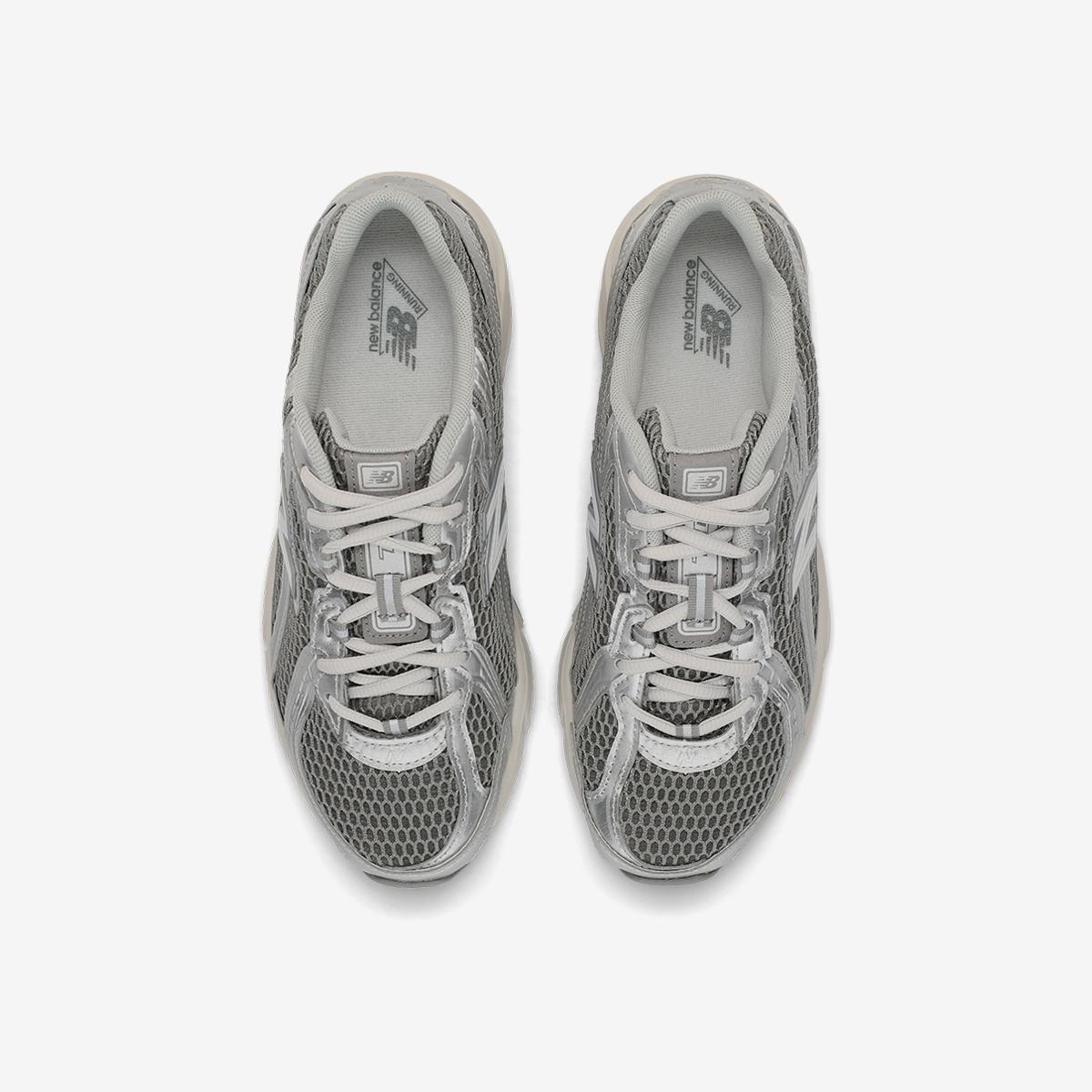 (91)Silver