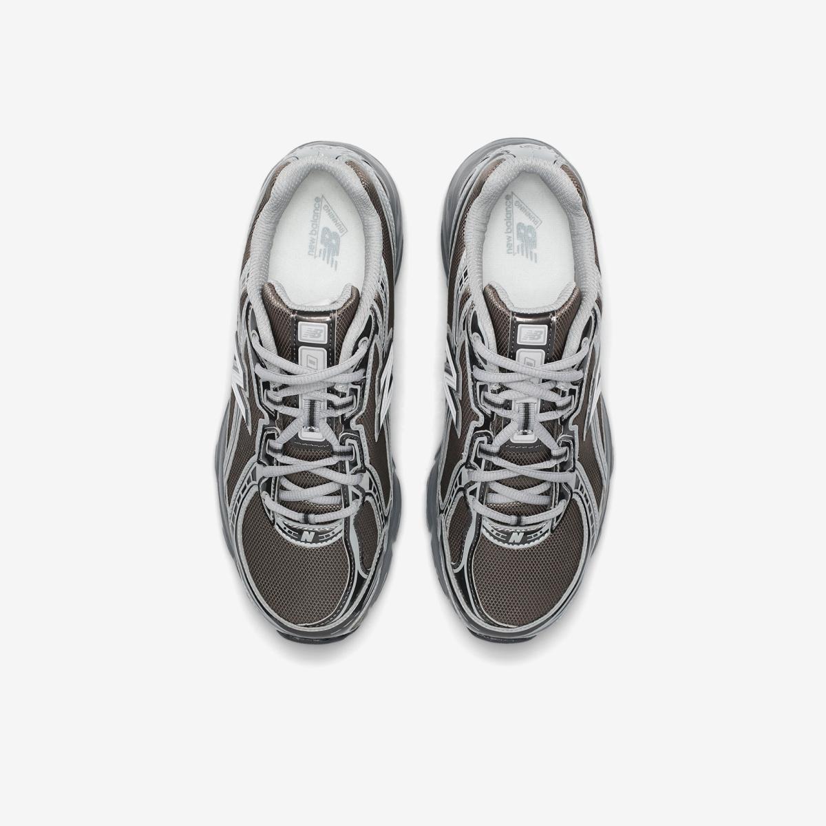 (15)Gray