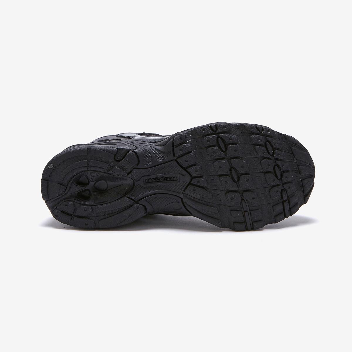 (19)Black
