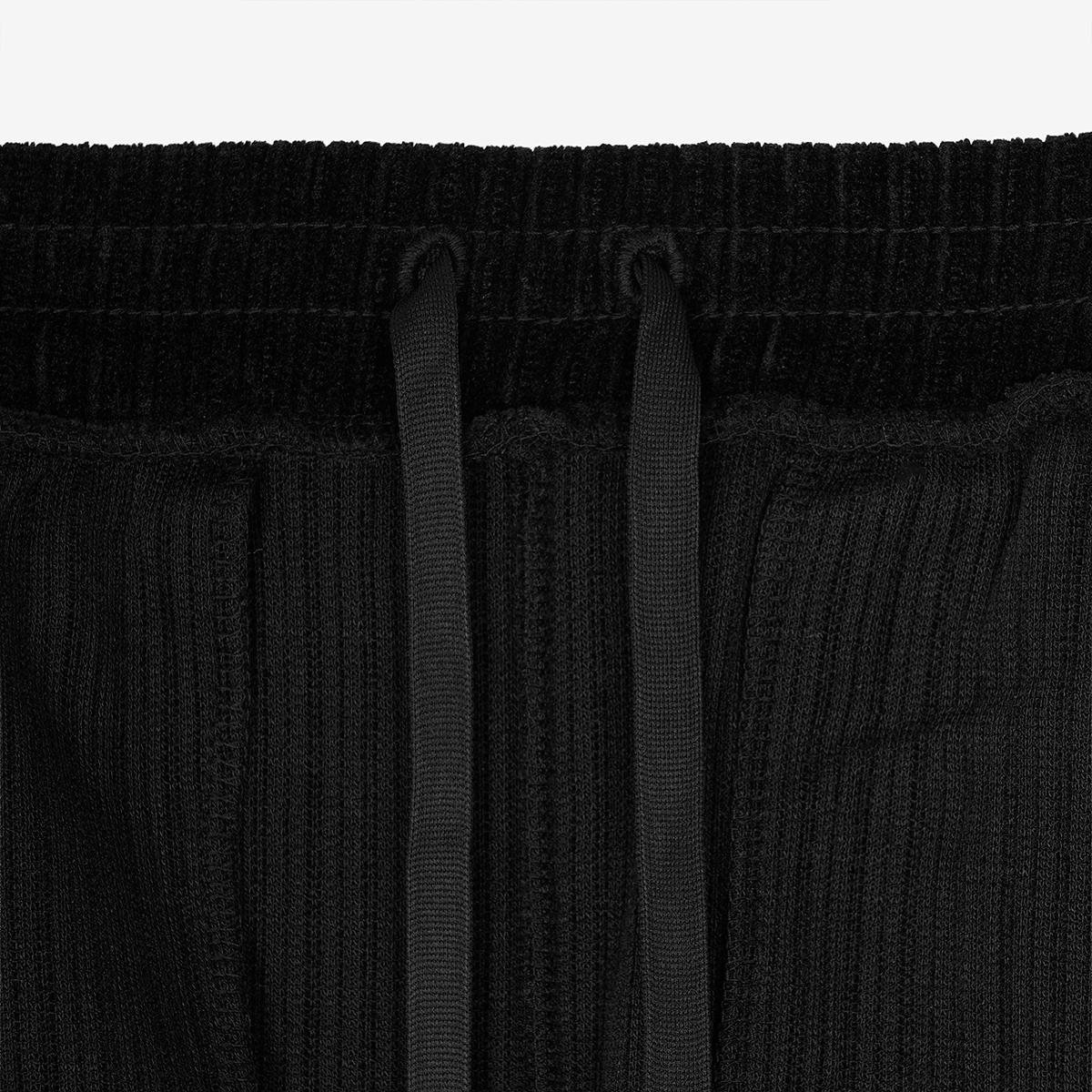 (19)Black