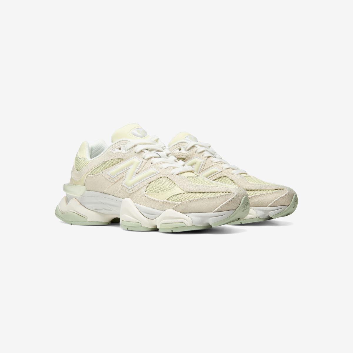 (35)Beige
