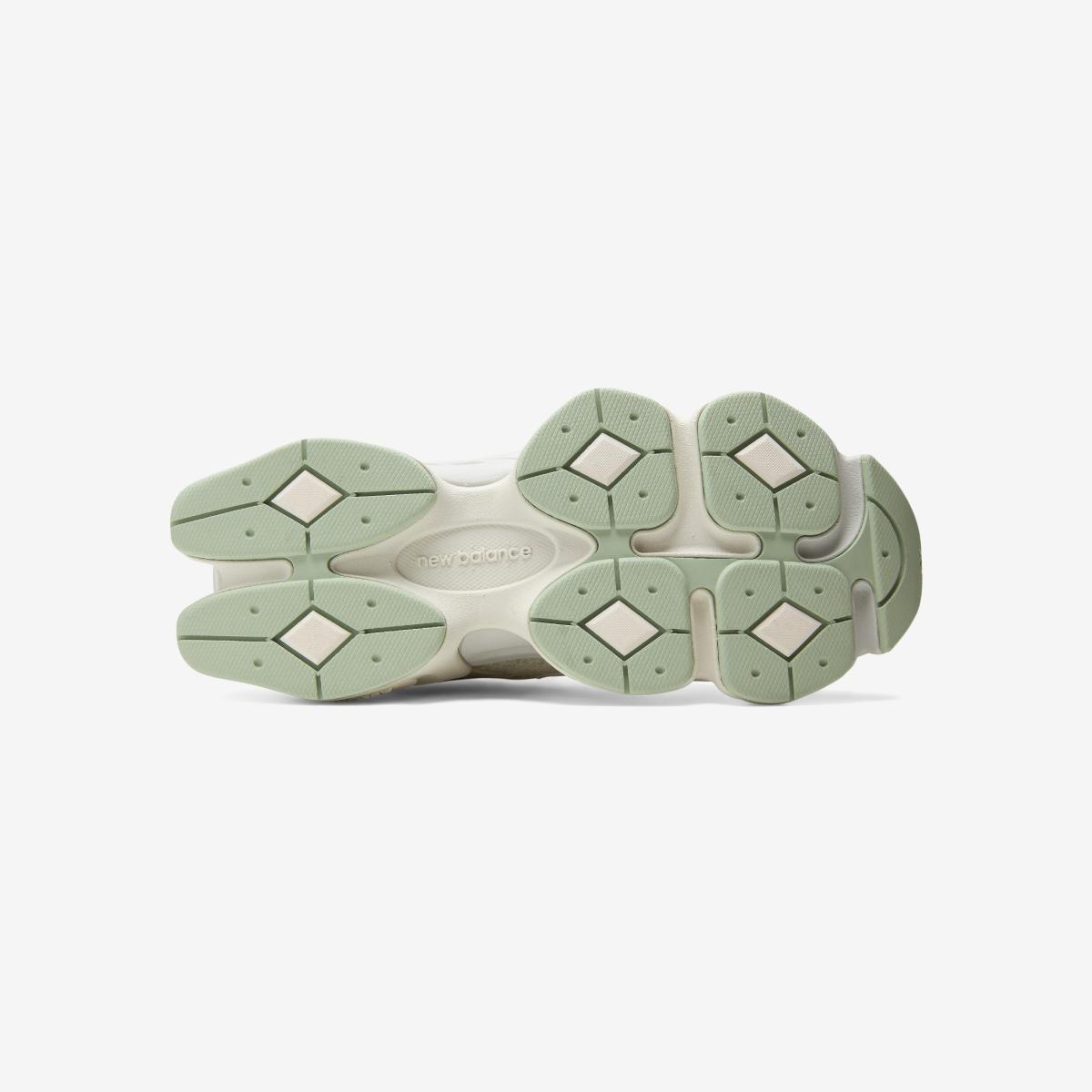 (35)Beige