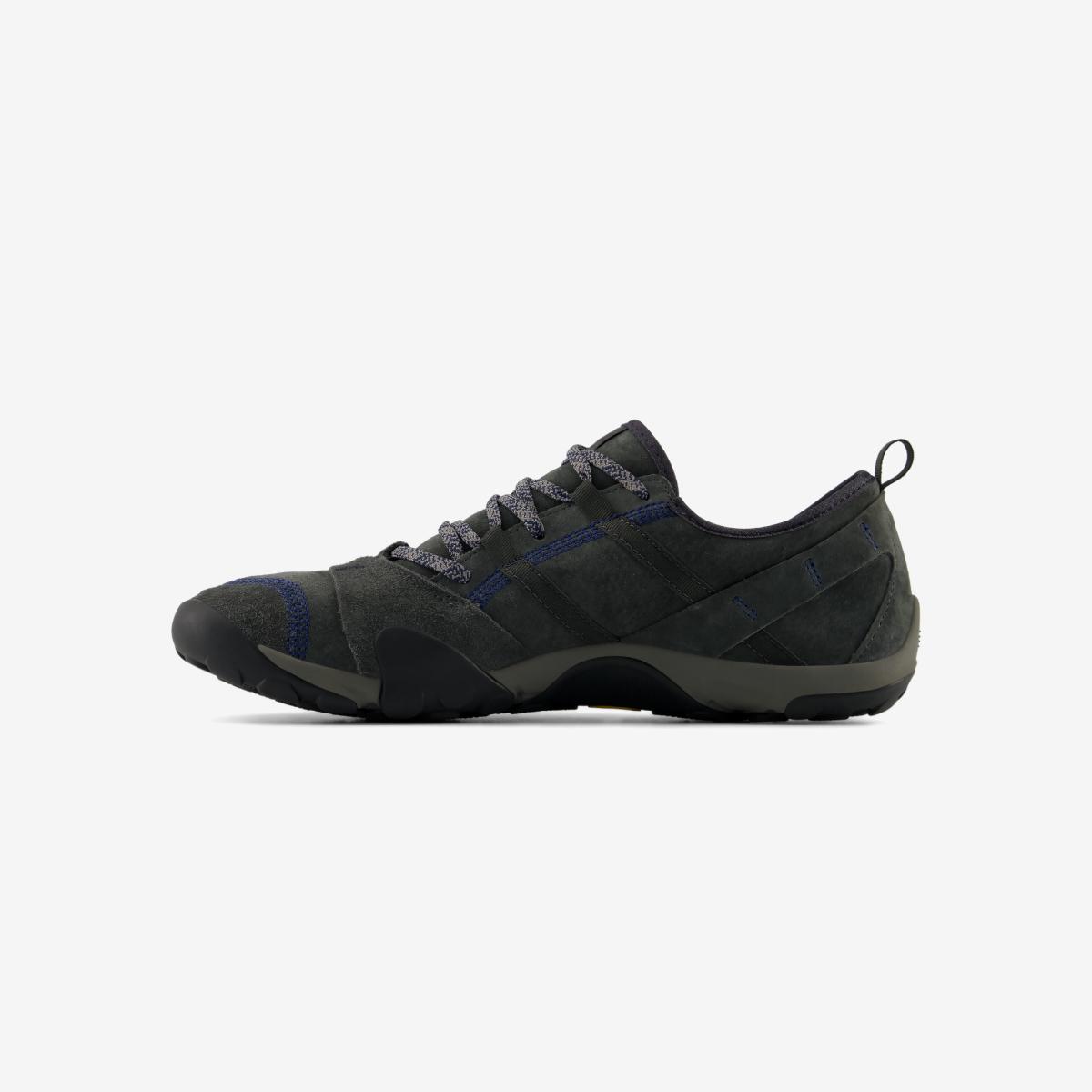 (60)Charcoal