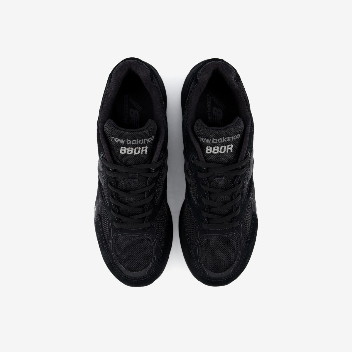 (19)Black