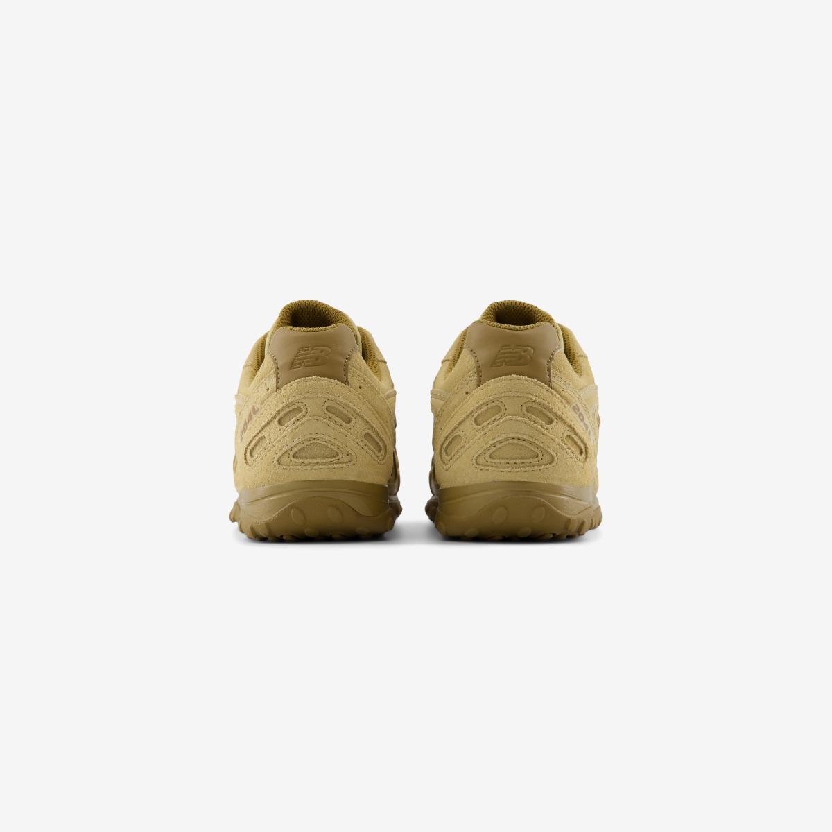(35)Beige