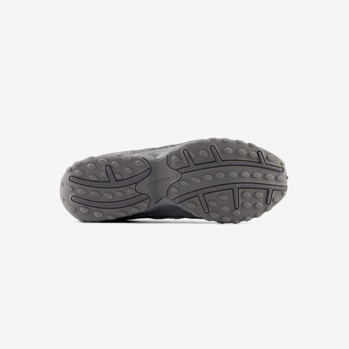 (60)Charcoal