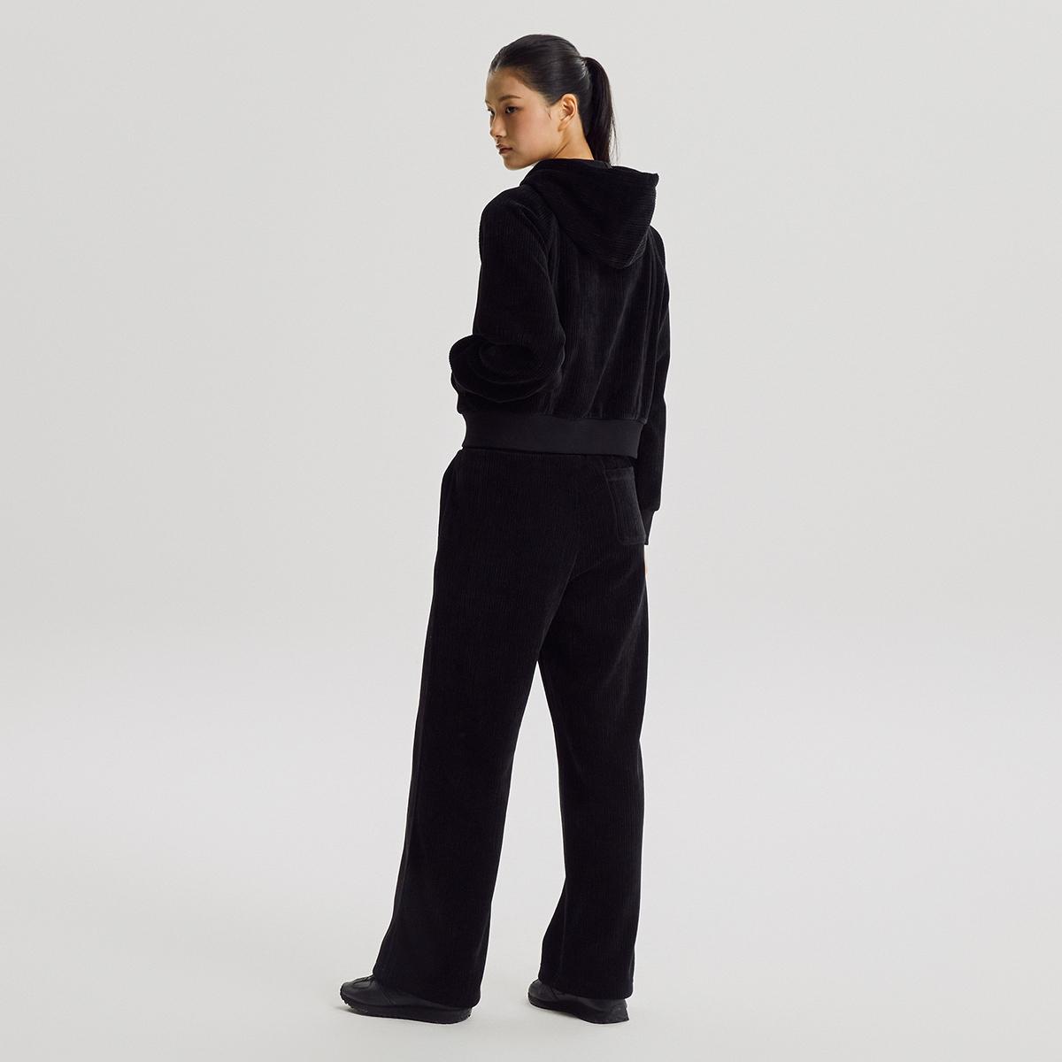 (19)Black