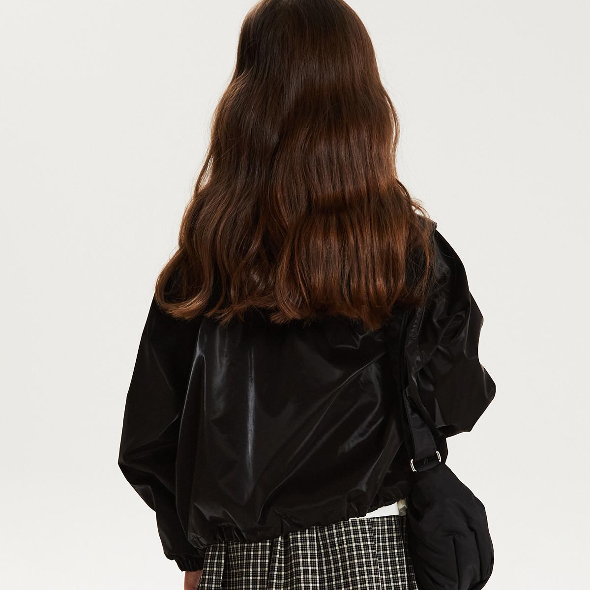 (19)Black