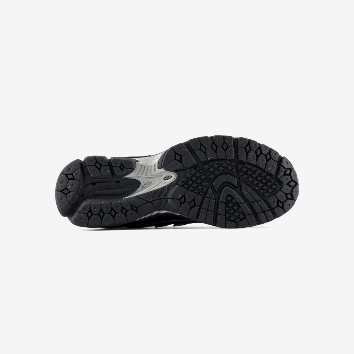 (19)Black