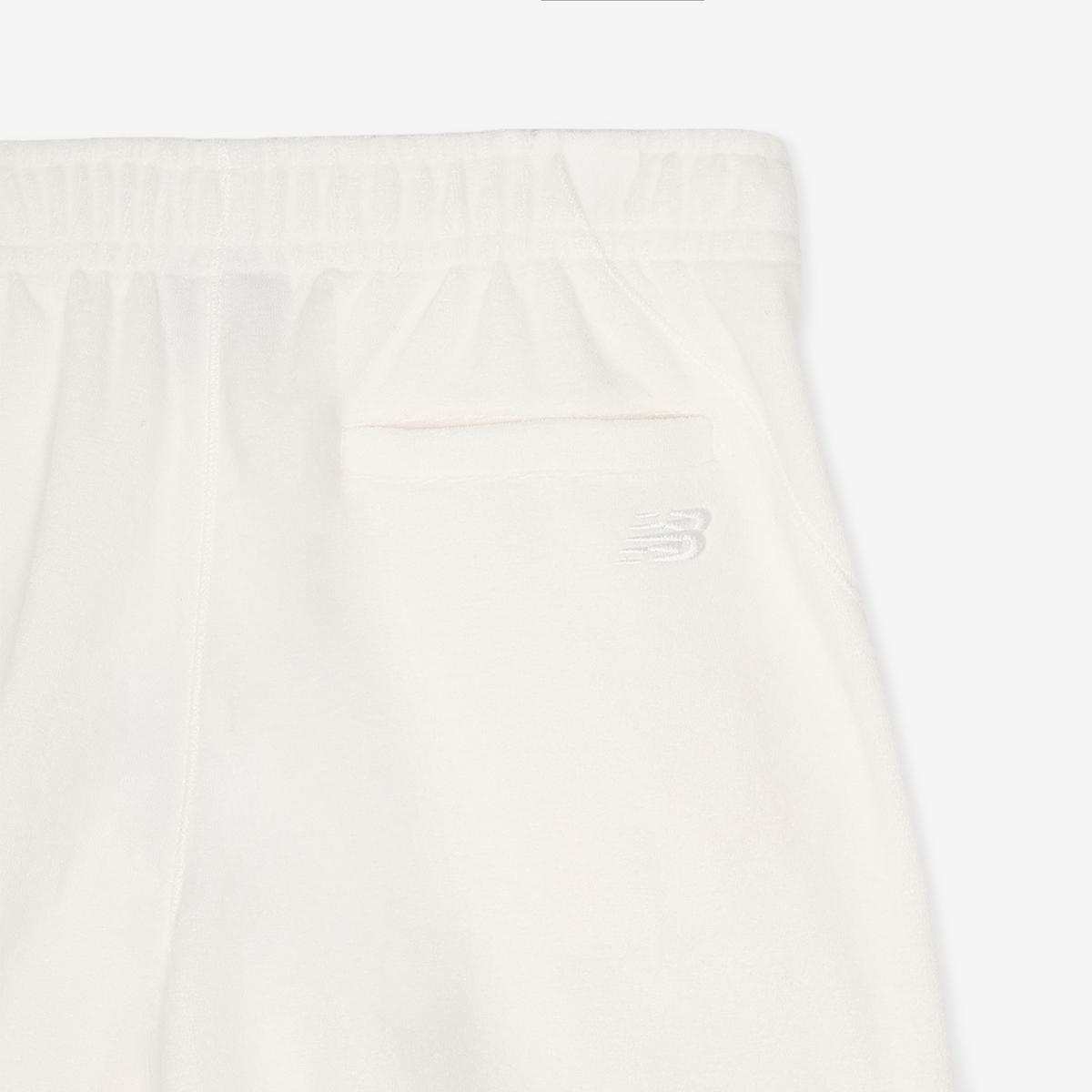 (64)Cream