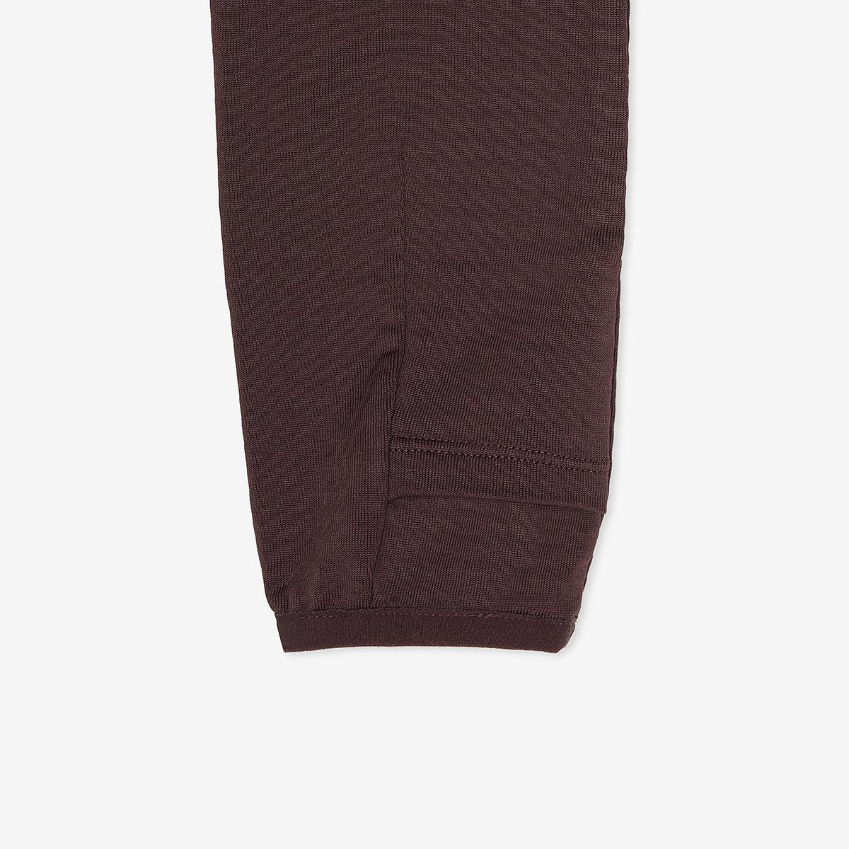 (29)Burgundy