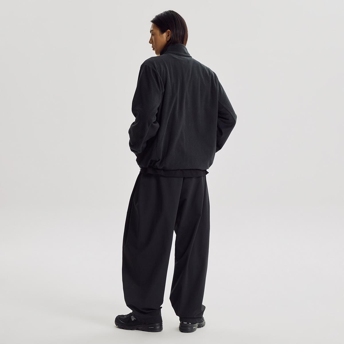 (19)Black