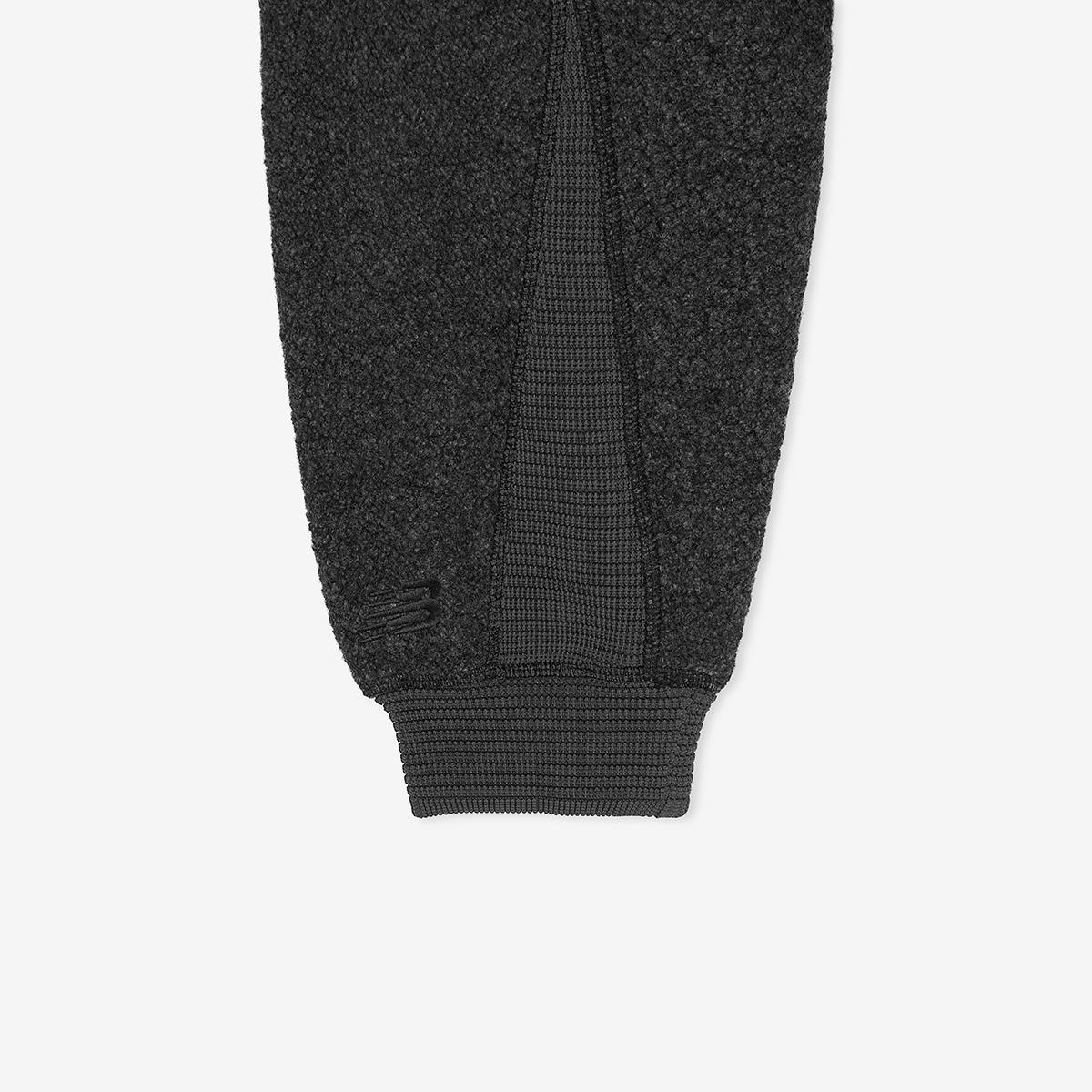 (60)Charcoal