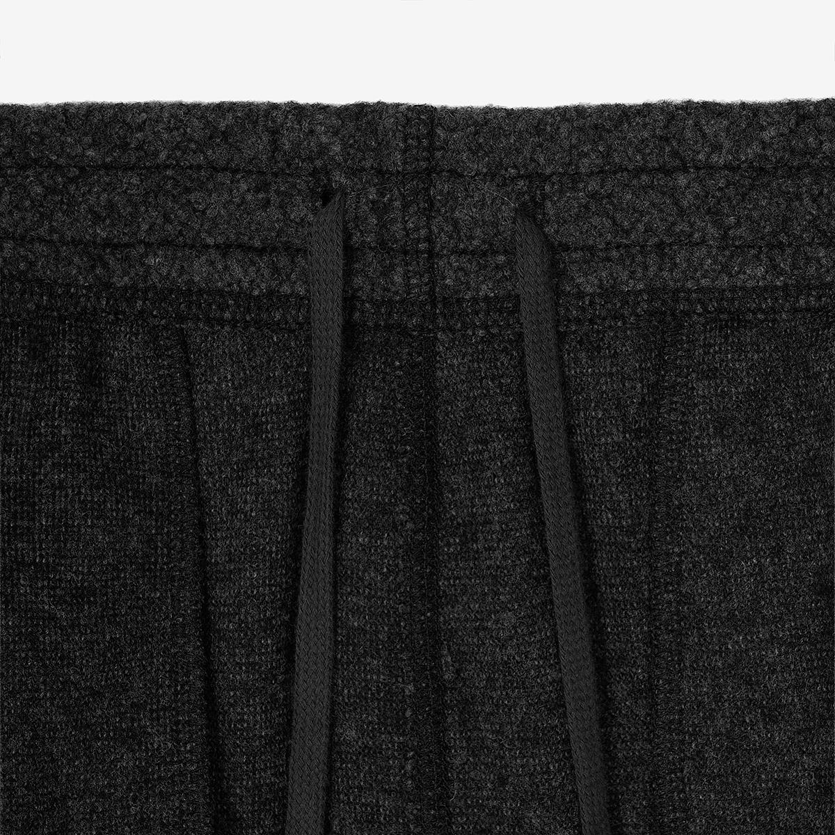 (60)Charcoal