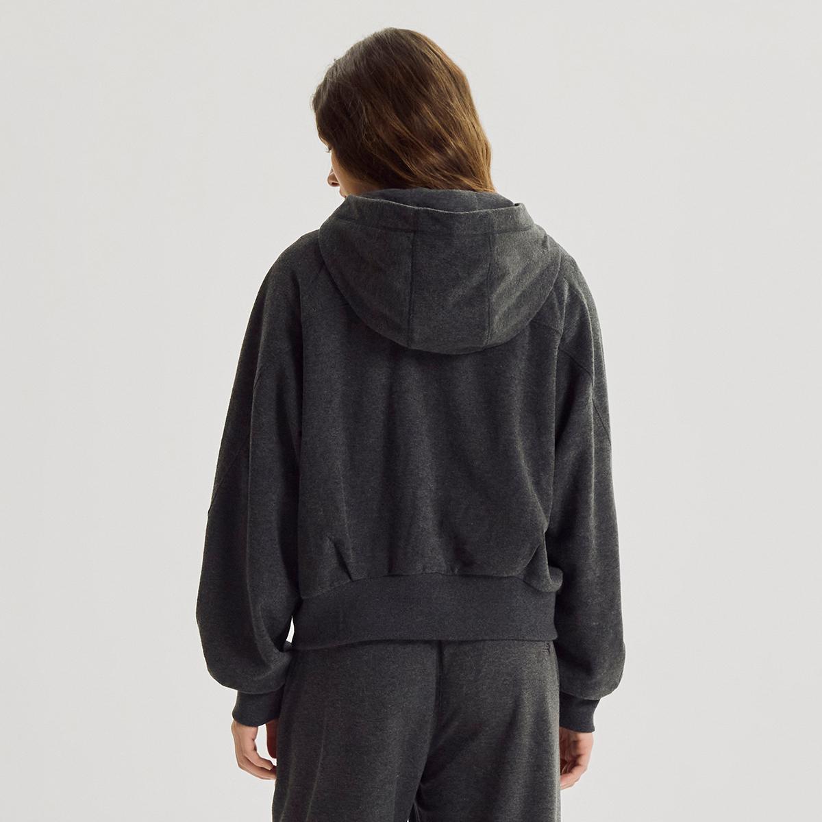 (60)Charcoal