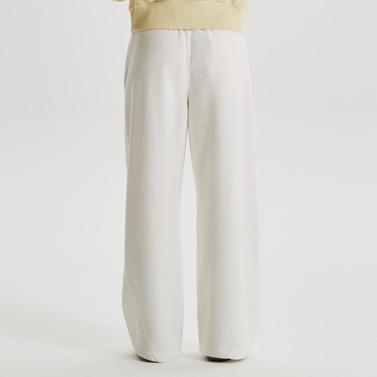 (64)Cream